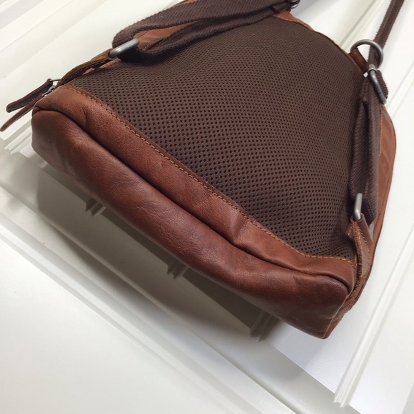 Jack Georges Leather Voyager 4 Way Backpack in Brown. - Picture 8 of 13